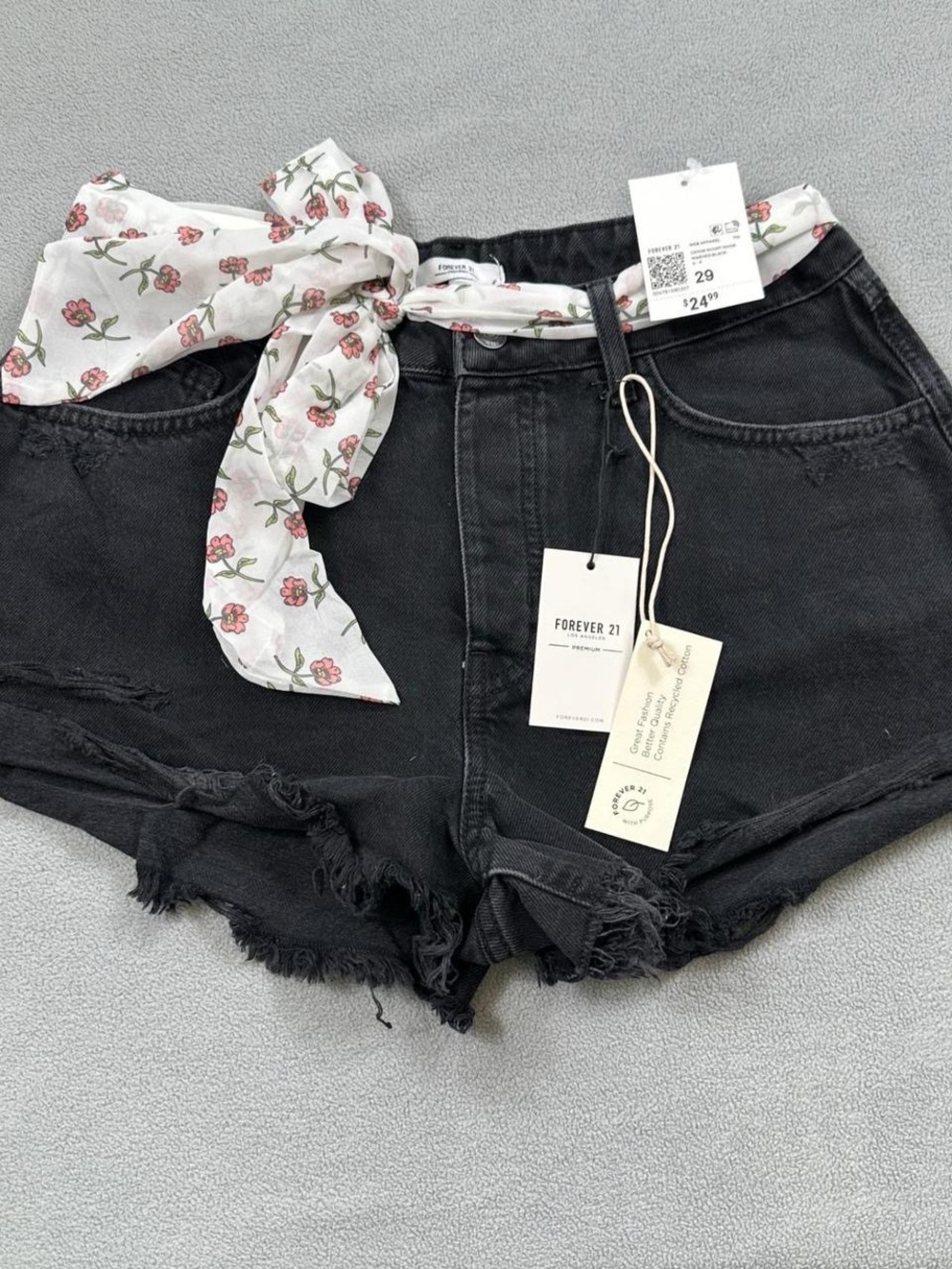 Forever 21 Distressed Black Jean Shorts AND Floral Belt NWOT 29 inch
